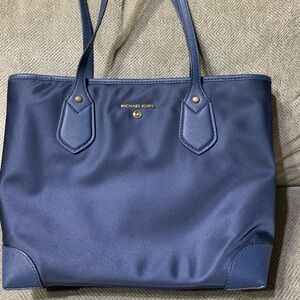 Navy Micheal Kors tote